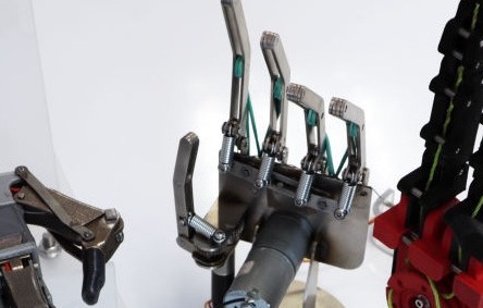 proteza mechaniczna ręki (kończyny górnej)